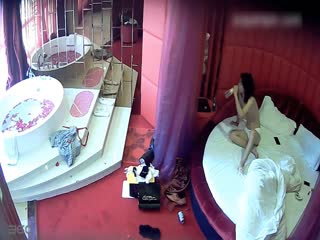 水滴摄像头监控偷拍情趣酒店两个女同开房磨豆腐