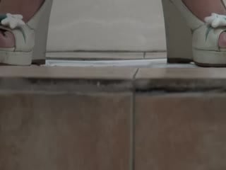 影片名称：【国产偷拍】国内小公园公厕厕拍系列1 真实跟拍